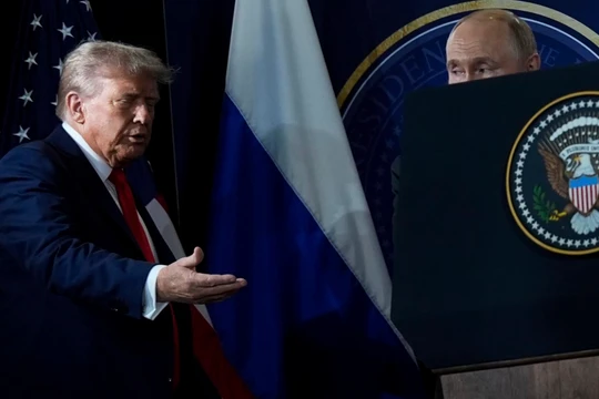 Tổng thống Mỹ Donald Trump và Tổng thống Nga Vladimir Putin đã gặp nhau vào đầu tháng này tại Anchorage, Alaska. Ảnh: WSJ.
