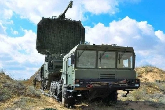 Đơn vị radar di động 91N6E của hệ thống S-400. Ảnh: MW.