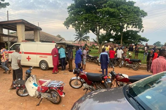 Vụ tấn công xảy ra tại nhà thờ ở thị trấn Owo, bang Ondo, Nigeria (Ảnh: Reuters).