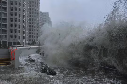 Ragasa là cơn bão cấp 10 thứ hai đổ bộ vào Hong Kong, Trung Quốc trong năm nay. Ảnh: SCMP.