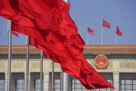 Báng bổ quốc kỳ có thể chịu mức án lên tới 3 năm tù giam (Ảnh: Tân Hoa Xã)