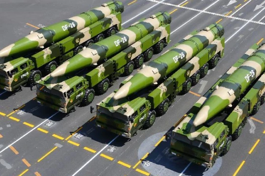 Tên lửa đạn đạo DF-26 của Lực lượng Tên lửa PLA. Ảnh: MW.