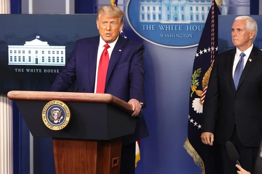 Tổng thống Trump tin rằng Phó Tổng thống Mike Pence có thể giúp ông đảo ngược kết quả bầu cử (Ảnh: Getty)