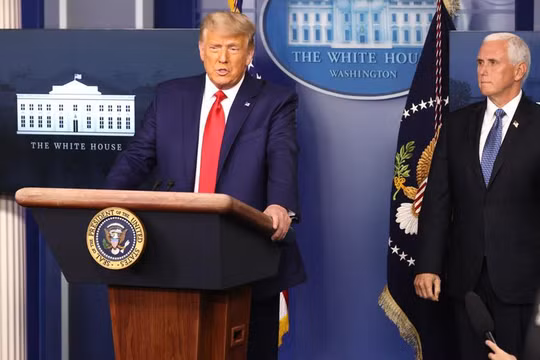 Tổng thống Trump tin rằng Phó Tổng thống Mike Pence có thể giúp ông đảo ngược kết quả bầu cử (Ảnh: Getty)