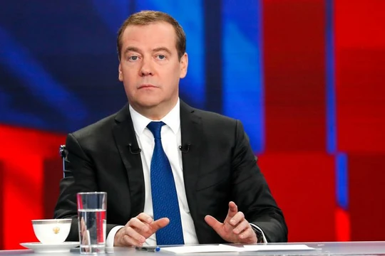 Cựu Tổng thống Nga Dmitry Medvedev nêu quan ngại về quan hệ Nga-Mỹ và tầm ảnh hưởng với sự ổn định của thế giới (Ảnh: RT)