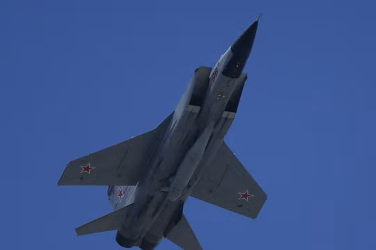 Máy bay chiến đấu MiG-31k của Nga trong cuộc duyệt binh Ngày Chiến thắng tại Quảng trường Đỏ vào ngày 24/6/2020. Ảnh: Getty.