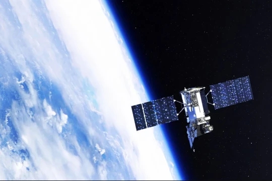 Các nhà khoa học Trung Quốc đã sử dụng tia laser 2 watt để đẩy dữ liệu từ quỹ đạo 36.000km qua bầu trời nhiễu động đến Trái Đất với tốc độ 1Gbps, nhanh hơn Starlink 5 lần. Ảnh: Shutterstock.