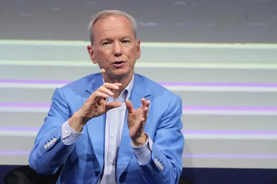 Cựu CEO của Google, ông Eric Schmidt, đã phát biểu tại Hội nghị thượng đỉnh Sifted vào thứ tư ngày 8/10. Ảnh: Bloomberg.