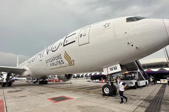 Máy bay của Singapore Airlines đã hạ cánh khẩn cấp xuống Sân bay Quốc tế Suvarnabhumi ở Bangkok, Thái Lan (Ảnh: Reuters)