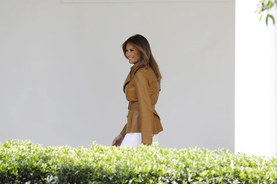 Đệ nhất phu nhân Mỹ Melania Trump hứng chỉ trích vì kế hoạch cải tạo Vườn Hồng Nhà Trắng (Ảnh: RT)