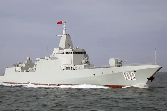 Khu trục hạm thứ hai thuộc lớp Type 055 Lhasa của Trung Quốc. Ảnh: SCMP.