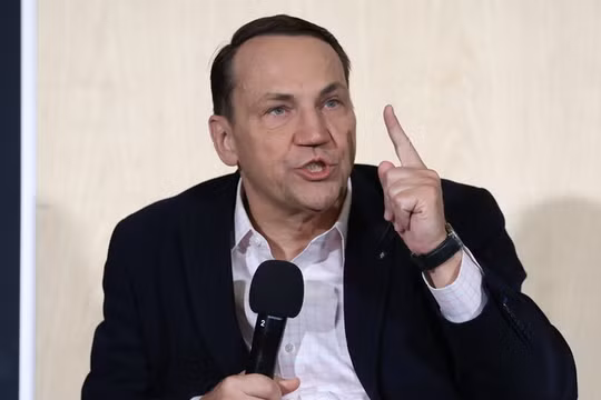 Ngoại trưởng Ba Lan Radoslaw Sikorski đáp trả gay gắt Elon Musk. Ảnh: Getty.