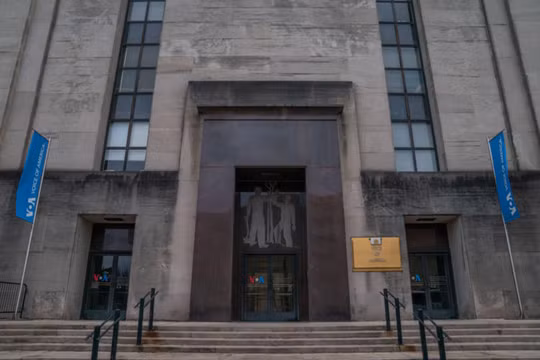 Trụ sở Đài Tiếng nói Hoa Kỳ tại Washington. Ảnh: Bloomberg.