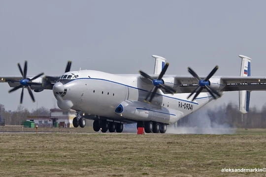 Máy bay An-22, lần đầu tiên ra mắt vào những năm 1960, vẫn là máy bay sử dụng động cơ tua-bin cánh quạt nặng nhất từng được chế tạo. Ảnh: BNO.