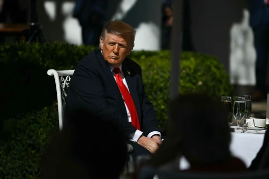 Các lệnh trừng phạt mới là biện pháp đầu tiên mà Mỹ áp dụng đối với Nga trong nhiệm kỳ thứ hai của Tổng thống Donald Trump. Ảnh: WSJ.