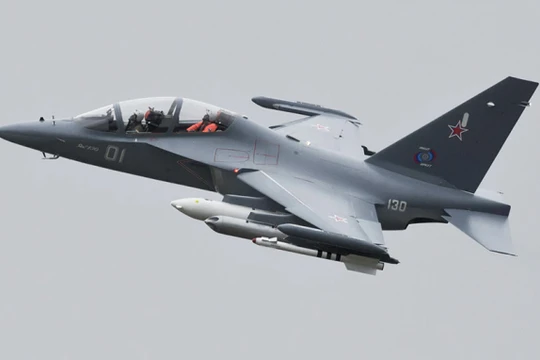 Chiến đấu cơ kiêm máy bay huấn luyện chiến đấu Yak-130 do Nga chế tạo. (Ảnh: Moscow Times)