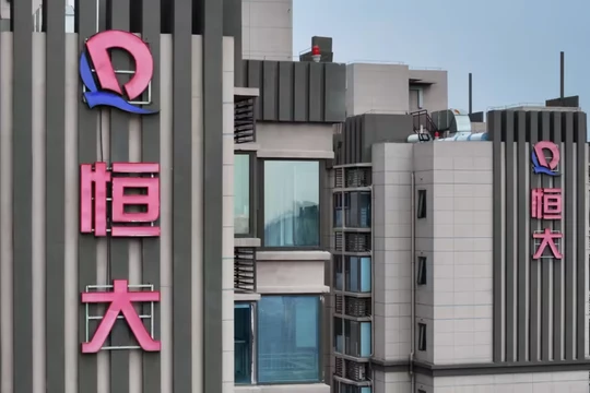 Cổ phiếu của Evergrande được nối lại giao dịch tại Hong Kong vào ngày 28/8 sau hơn 17 tháng tạm ngừng (Ảnh: Getty)