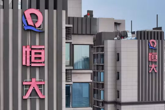 Cổ phiếu của Evergrande được nối lại giao dịch tại Hong Kong vào ngày 28/8 sau hơn 17 tháng tạm ngừng (Ảnh: Getty)