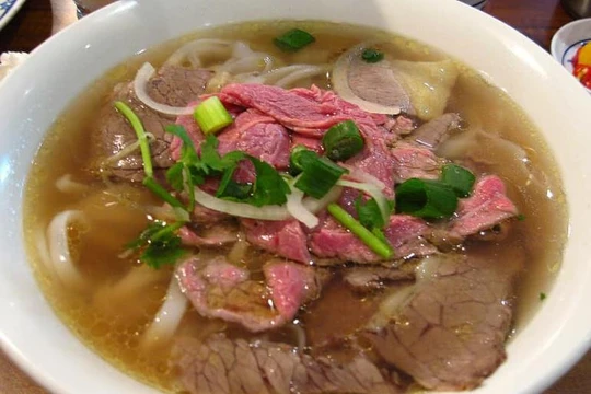 Món phở tái của nhà hàng Pho Real Kitchen and Bar tại Mỹ (Ảnh: Pho Real Kitchen and Bar/Facebook).