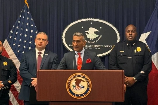 Luật sư Alamdar Hamdani tuyên bố cáo buộc hình sự đối với Anas Said ngày 14/11 (Ảnh: Getty)