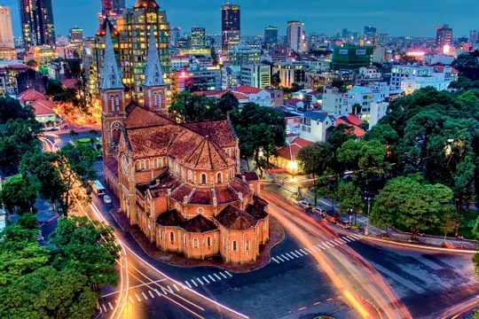 Việt Nam được dự báo sẽ lọt top đầu thế giới về tăng trưởng tài sản trong thập kỷ tới (Ảnh: CNBC)