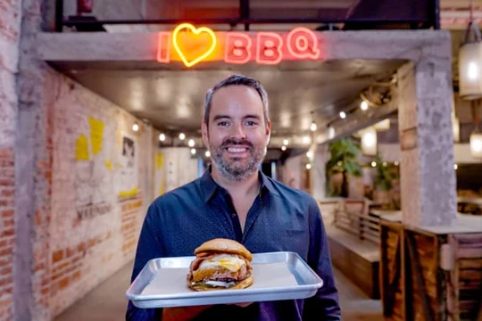 Dan Defossey thành công với chuỗi nhà hàng thịt nướng ở Mexico (Ảnh: CNBC)
