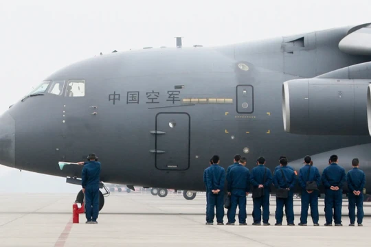 Máy bay vận tải Y-20 của Trung Quốc. Ảnh: MW.