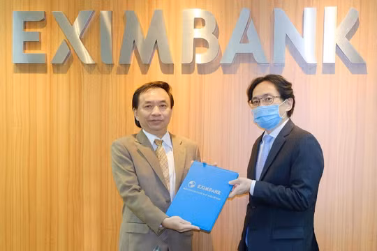 "Ông Trần Tấn Lộc là một giải pháp trung lập và phù hợp hơn cả cho ghế Tổng Giám đốc Eximbank lúc này.“