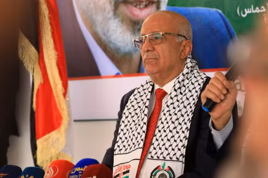 Thủ tướng Ahmed al-Rahawi của chính phủ Yemen do Houthi lãnh đạo trong bức ảnh chụp năm ngoái. Ảnh: AFP.