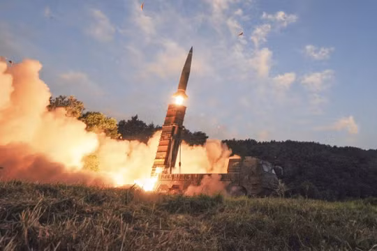 Tên lửa đạn đạo Hyunmoo II của Hàn Quốc trong cuộc thử nghiệm ngày 4/9/2019 (Ảnh: AP)