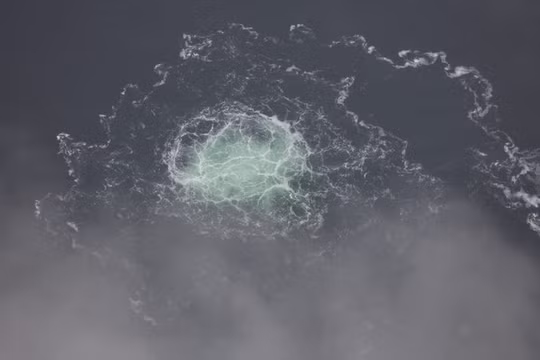 Rò rỉ khí gas từ đường ống dẫn khí Nord Stream 2 ở Biển Baltic. Ảnh: Getty.