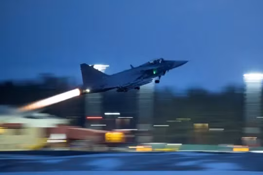 Chiến đấu cơ JAS 39 Gripen C/D cất cánh từ sân bay Lulea-Kallax, Thụy Điển vào ngày 4/3/2024 trong cuộc tập trận quân sự Nordic Response 24 của NATO (Ảnh: Getty)