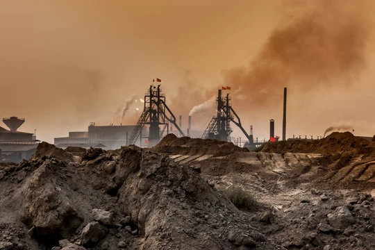 Trung Quốc kiểm soát chặt việc xuất khẩu đất hiếm đã khiến ngành công nghiệp quân sự Mỹ điêu đứng. Ảnh: Getty.