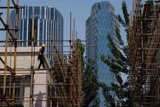 Chính quyền địa phương phải phát hành trái phiếu để có tiền rót cho các dự án cơ sở hạ tầng (Ảnh: Reuters)