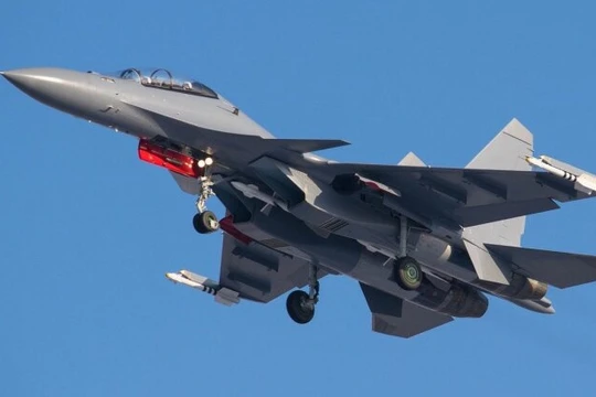 Máy bay chiến đấu Su-30MKA của Không quân Algeria. Ảnh: MW.