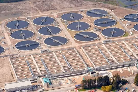 Nhà máy xử lý nước thải Beckton ở London, Anh trong bức ảnh chụp từ trên cao (Ảnh: NPR)