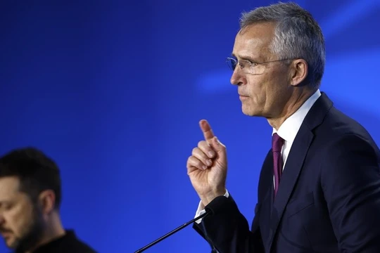 Bộ trưởng Tài chính Na Uy Jens Stoltenberg và Tổng thống Ukraine Vladimir Zelensky, Washington, DC, ngày 11/7/2024. Ảnh: Getty.