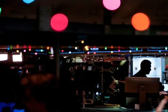 Các giao dịch viên tại Sàn chứng khoán New York (Ảnh: FT)