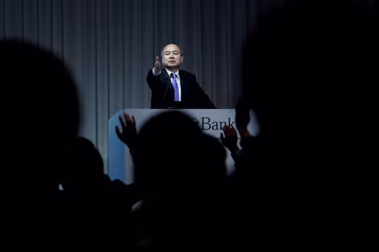 CEO của SoftBank Masayoshi Son tại một cuộc họp báo ở Tokyo, Nhật Bản (Ảnh: Reuters)
