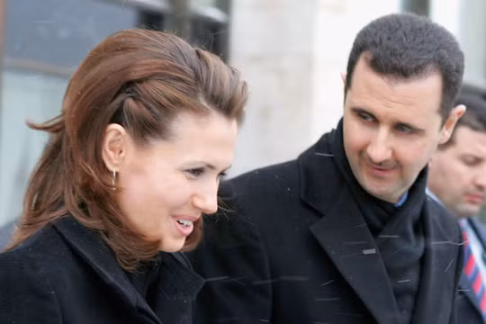 Tổng thống Syria Bashar al-Assad và vợ Asma Assad trong chuyến thăm Viện Quan hệ Đối ngoại Nhà nước Moscow vào ngày 25/1/2005. Ảnh: Getty.