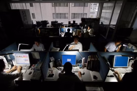 Văn hóa làm thêm giờ cùng sức ép từ công việc đối với lao động ở Nhật là rất lớn (Ảnh minh họa: Reuters).