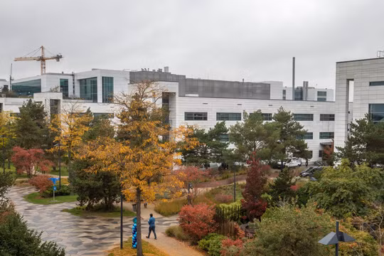 Trụ sở của ASML tại Veldhoven, Hà Lan (Ảnh: Bloomberg)