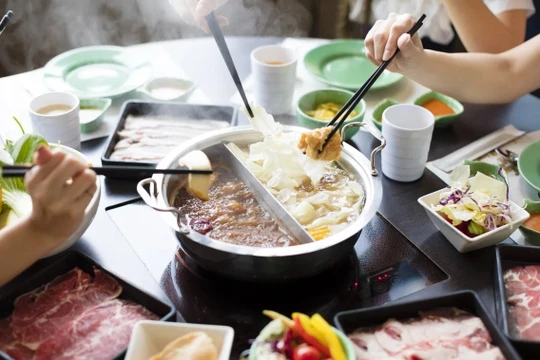 9 thành viên trong một gia đình ở Hong Kong nhiễm virus corona sau khi cùng ăn lẩu (Ảnh: SCMP)