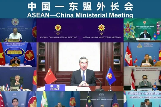 Ngoại trưởng Trung Quốc Vương Nghị phát biểu trong cuộc họp trực tuyến hôm 3/8 (Ảnh: Handout)