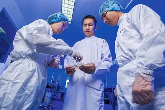 TS. Hồ Nhân, Chủ tịch kiêm Tổng Giám đốc công ty công nghệ sinh học dược Nanogen (Ảnh: Forbes VN)