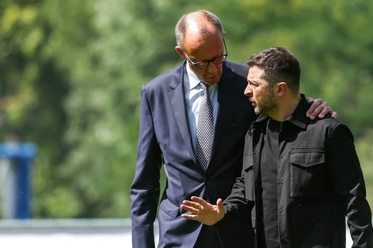 Thủ tướng Đức Friedrich Merz và Tổng thống Ukraine Volodymyr Zelensky, Berlin, Đức, ngày 13/8. Ảnh: Getty.