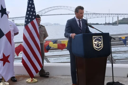 Bộ trưởng Quốc phòng Mỹ Pete Hegseth phát biểu trong chuyến thăm Panama hôm 8/4. Ảnh: Getty.