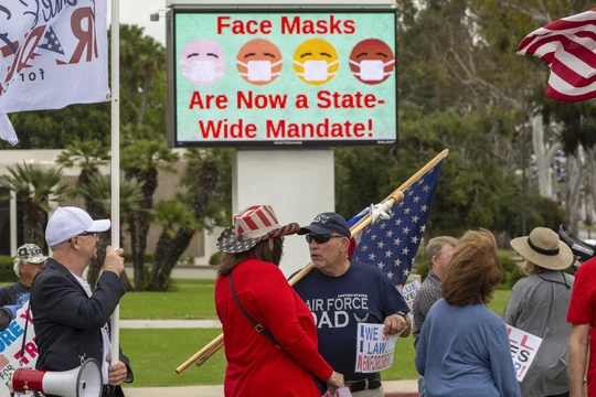 Ông Trump cho rằng nên làm chậm quá trình xét nghiệm COVID-19 để giảm số ca nhiễm (Ảnh: Getty)