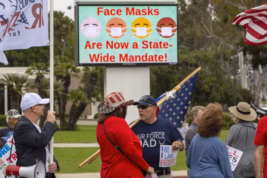 Ông Trump cho rằng nên làm chậm quá trình xét nghiệm COVID-19 để giảm số ca nhiễm (Ảnh: Getty)