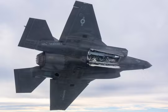 Chuyến bay đầu tiên của F-35B với tên lửa không đối không Meteor. Ảnh: MW.